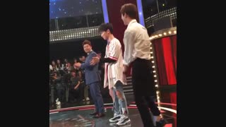 شلوارش تو هلقم