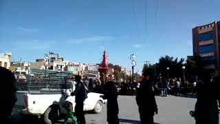 فلکه ی مرکزی شهرضا(میدان تاسوعا)از مشک خون میاید در صبح عاشورا حتما ببینید