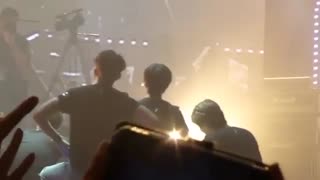 فن کم کنسرت Come Together سئول CNBLUEپایان کنسرت