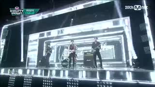 اجرای زنده آهنگ cinderella از گروه cnblue