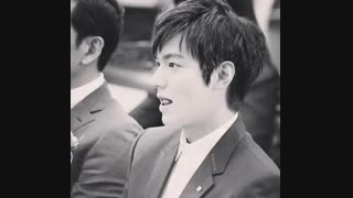 کلا هر وقت به من نگا میکنه قیافش اینجوری میشه:)