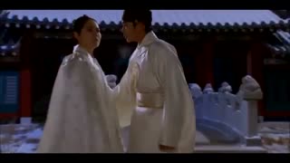 ماه در آغوش خورشید