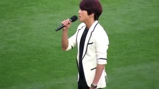 خواندن سرود ملی کره توسط یونگ هوا