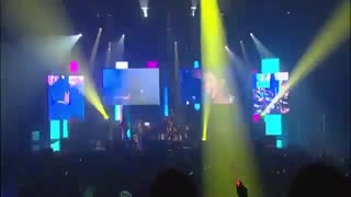 اجرای اهنگ "عاشقم شدی" توسط گروهCNBLUE