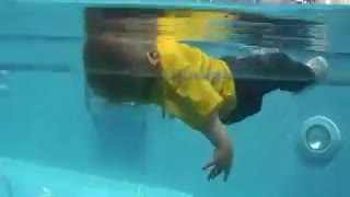 شناگر ماهر پاکسازی پوست