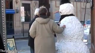 آدم برفیی ترسناک !!! دوربین مخفی ...  ته ته خنده ! ببینید !