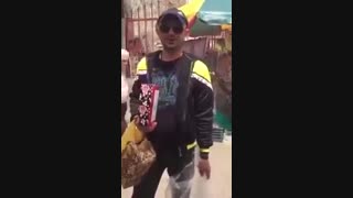 مرد دستمال فروش ته خنـــــــــــــــــــــــــــده