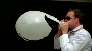 اسلوموشن ترکیدن بادکنک