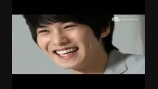 لی جونگ هیون خندان