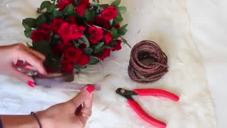 ایده ساختن تاج با  گل قرمز