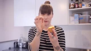 شکلک روی کاپ کیک