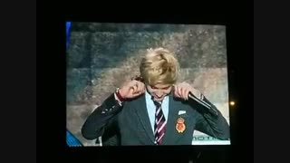 [Fancam] 131001 EXO Kris doing Gwiyomi