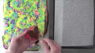 کیک سورپرایز قلب رنگارنگ