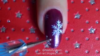 طراحی ناخن - دونه برف با بک گراند ارغوانی تیره Snowflake nail art