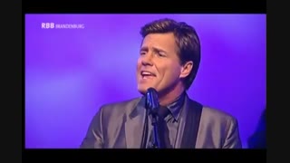 مدرن تاکینگ - اجرای زنده آهنگ Don't Make My Blue