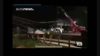 فرو ریختن پلی در ایتالیا بر اثر عبور بار ترافیکی به وزن ۱۰۰ تن