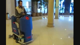 اسکرابر / اسکرابر سرنشین دار برای شستشو و براق کردن پاساژ ها