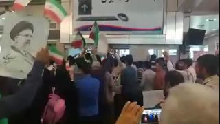 هم اینک آقای رئیسی وارد بوشهر شدند.