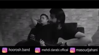 اجراء زنده آهنگِ ( آخر منو به باد داد )  هوروش بند