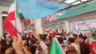 همایش رئیسی در مصلی تهران/ وقتی مجری برنامه روحانی را خطاب قرار می‌دهد