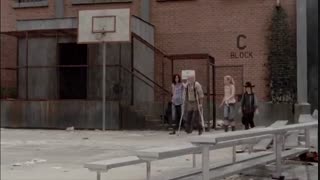 سریال مردگان متحرک فصل سوم قسمت چهارم با دوبله فارسی