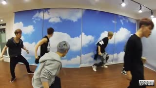 دومین تمرین رقص آهنگ (growl (으르랑 توسط ۱۲ عضو از اعضای اکسو نسخه 한국어