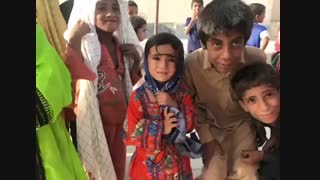 بیشتر از یک کمک