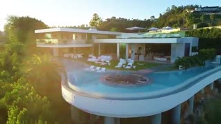9272 Robin Drive | Bird Streets | $52,000,000