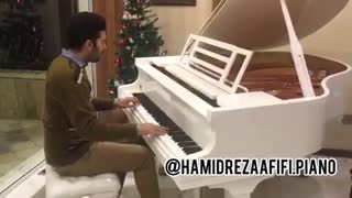 اجرای قطعه ای خاطره انگیز / حمیدرضا عفیفی